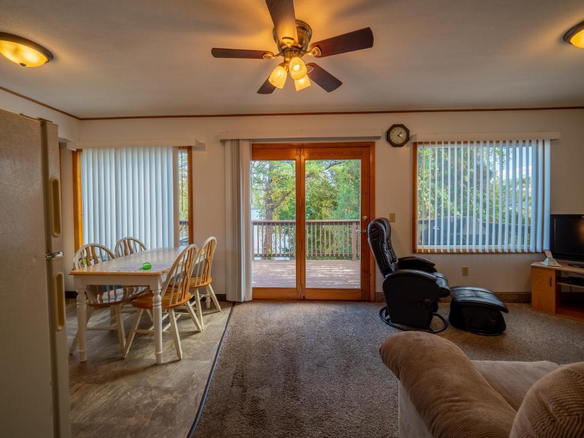 Lake 'N Pines Motel Cooperstown Extérieur photo