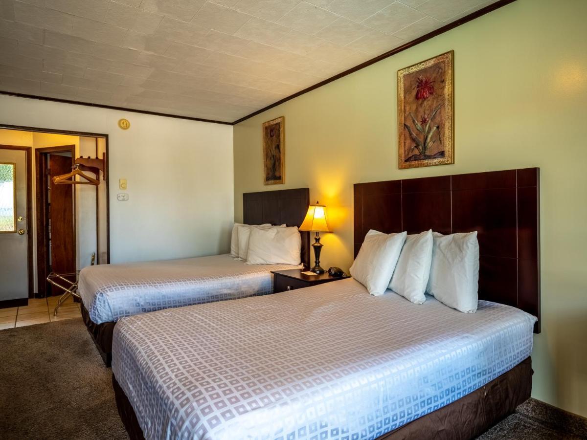 Lake 'N Pines Motel Cooperstown Extérieur photo