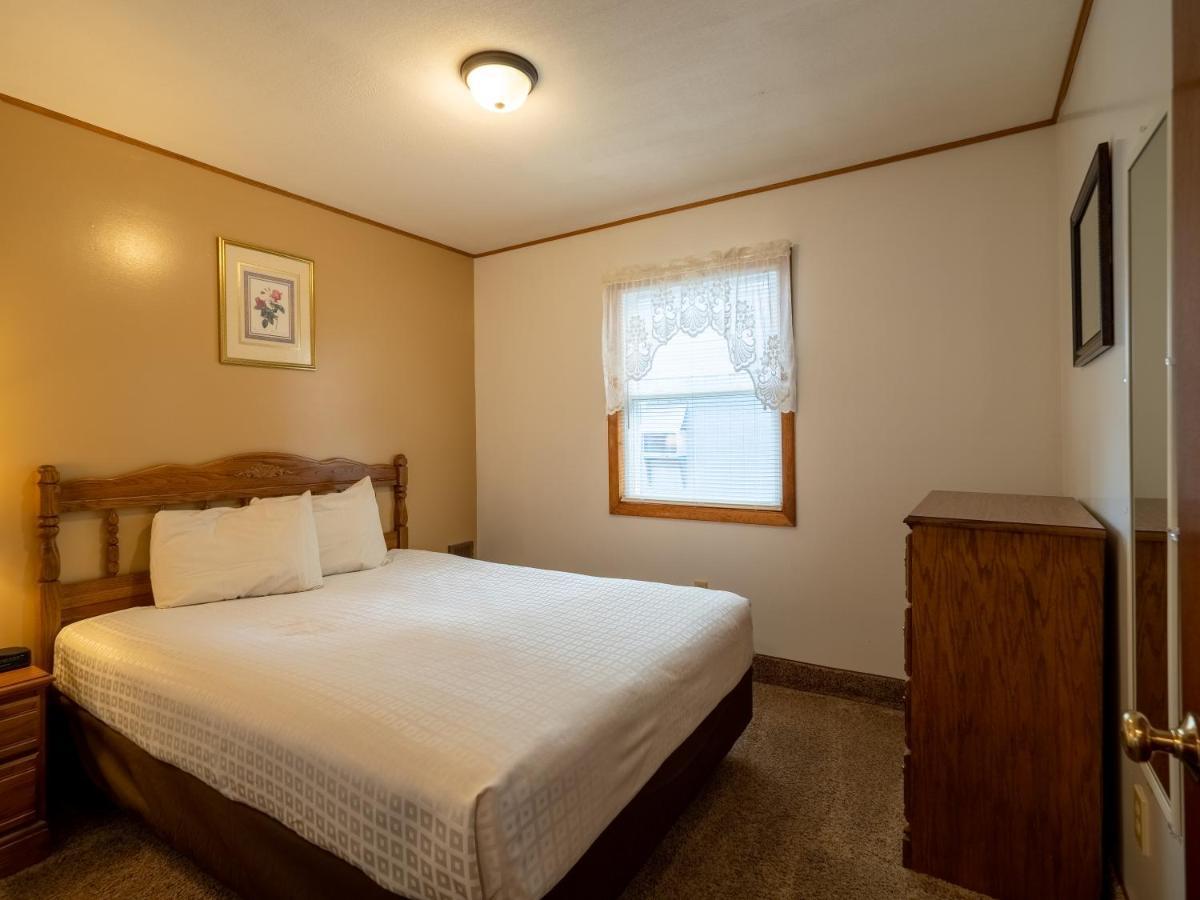Lake 'N Pines Motel Cooperstown Extérieur photo