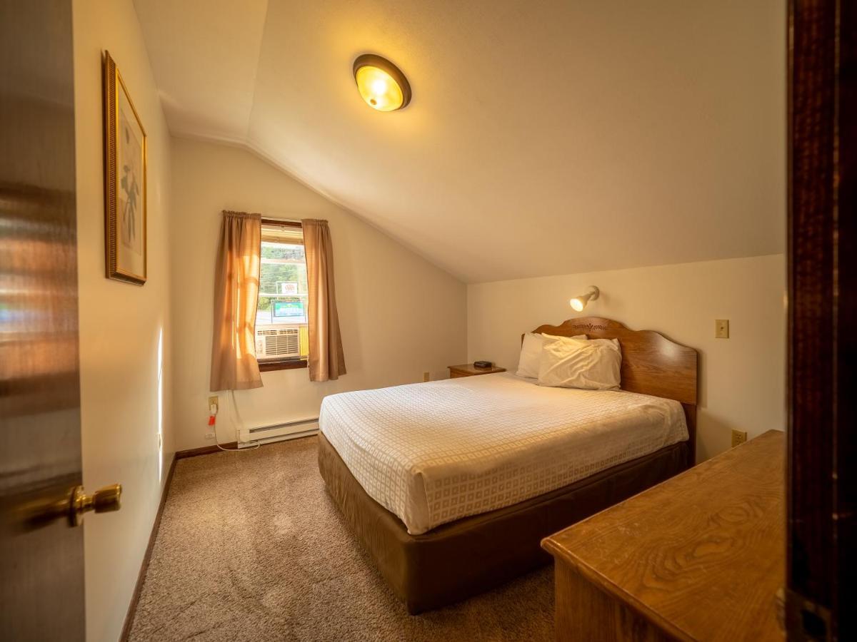 Lake 'N Pines Motel Cooperstown Extérieur photo