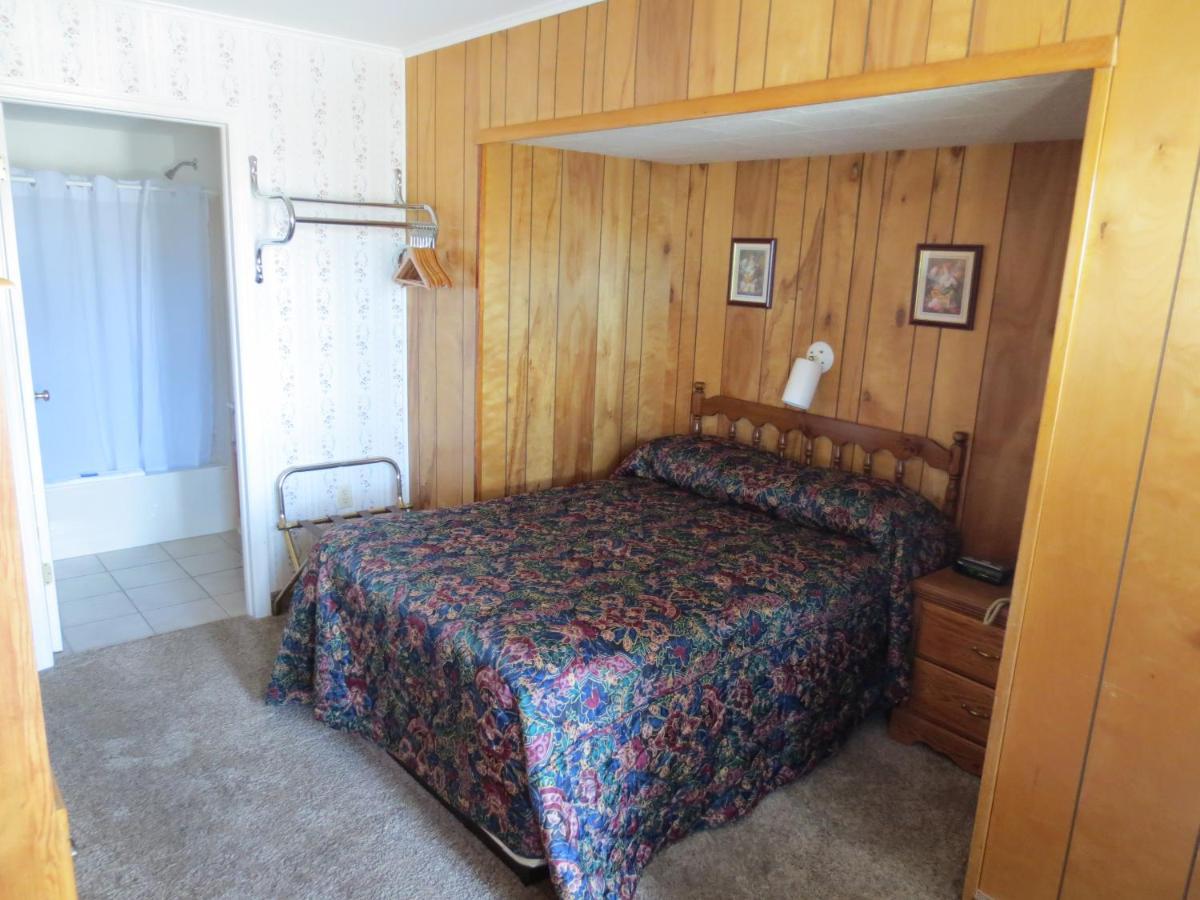 Lake 'N Pines Motel Cooperstown Extérieur photo
